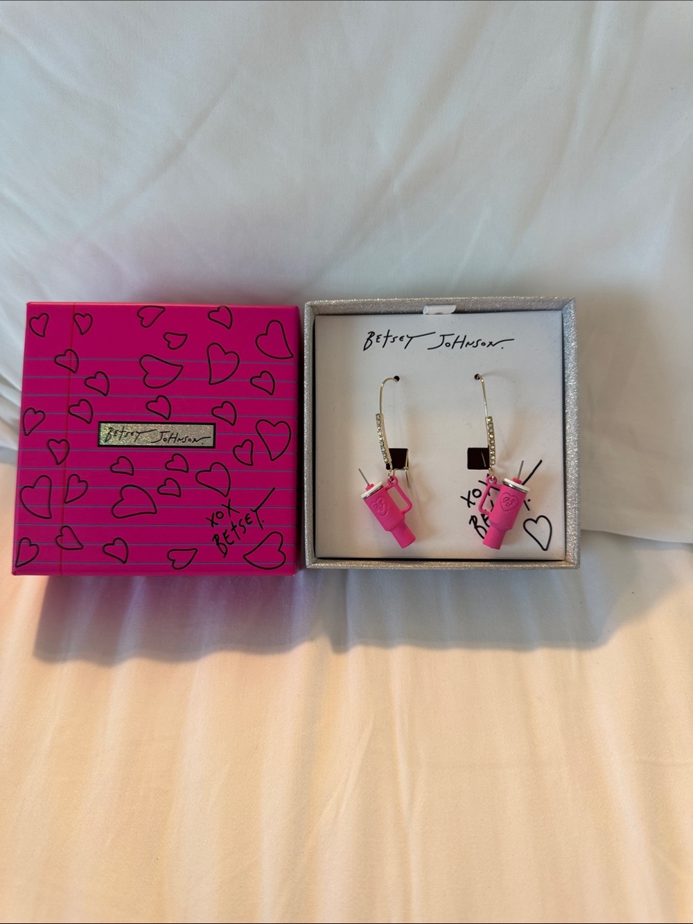 Betsey Johnson pink water bottle tumblers dangling earrings NIB